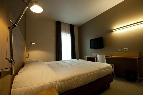 Victor Hotel Bari Exterior photo