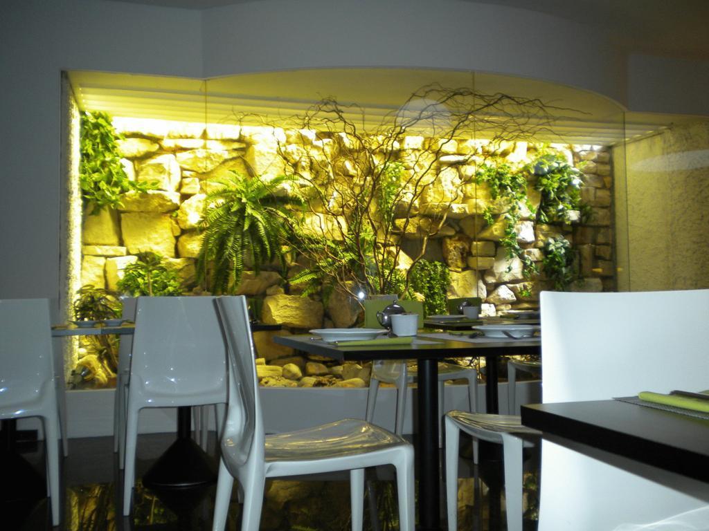 Victor Hotel Bari Restaurant photo